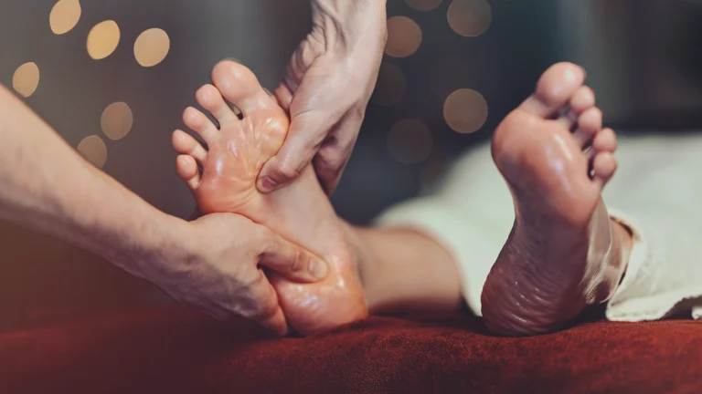 Masaż stóp w Masaże Świata SPA Wiry